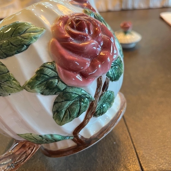 Victorian Rose Teapot. Omnibus by Fitz and Floyd 1995 - Picture 12 of 14